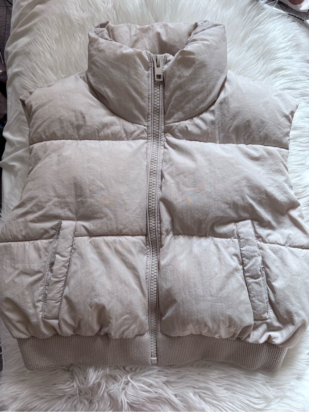 Garage cropped puffer vest